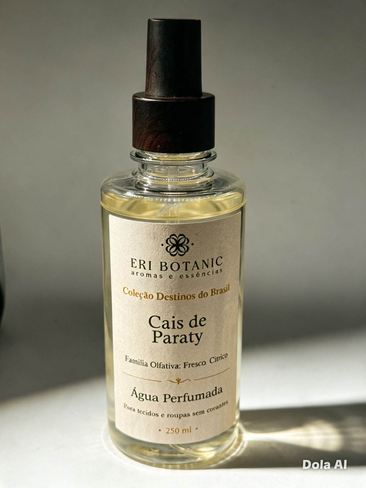Água Perfumada para Tecidos Sem Corante Eri Botanic | Coleção Destinos do Brasil | Cais de Paraty 250ml